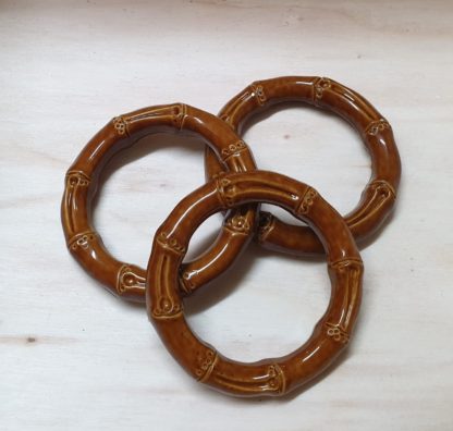 20 טבעות פלסטיק דמוי עץ, קוטר חיצוני: 50ממ, עובי טבעת: 8ממ